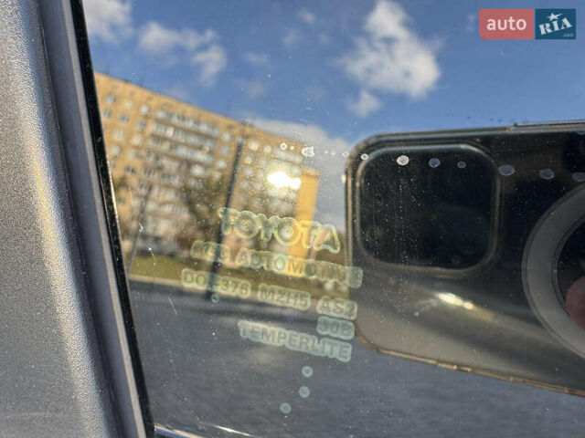 Серый Тойота Камри, объемом двигателя 2.49 л и пробегом 179 тыс. км за 12777 $, фото 26 на Automoto.ua