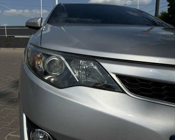 Серый Тойота Камри, объемом двигателя 2.49 л и пробегом 147 тыс. км за 13800 $, фото 23 на Automoto.ua