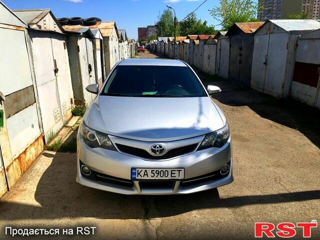 Сірий Тойота Камрі, об'ємом двигуна 2.5 л та пробігом 282 тис. км за 11420 $, фото 3 на Automoto.ua