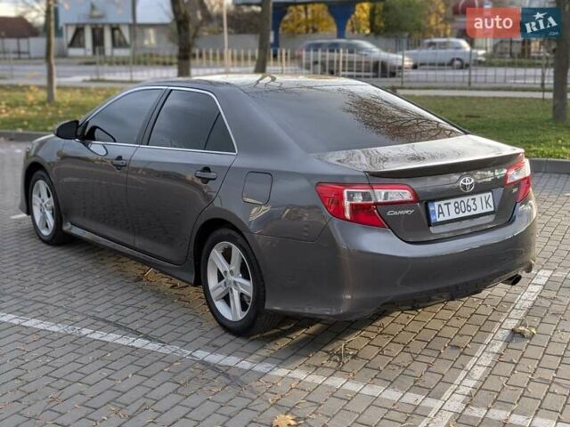 Тойота Камри 2014 в Коломые на Automoto.ua Серый Тойота Камри, объемом двигателя 2.5 л и пробегом 241 тыс. км за 10850 $, фото 3 на Automoto.ua