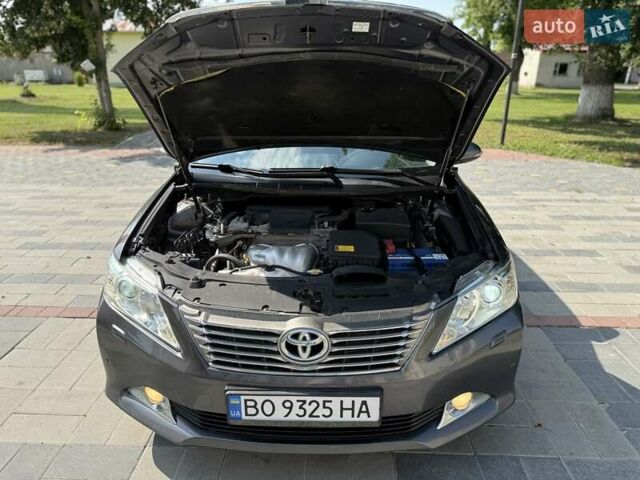 Сірий Тойота Камрі, об'ємом двигуна 2.49 л та пробігом 284 тис. км за 12500 $, фото 79 на Automoto.ua