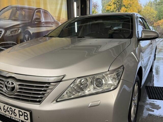 Тойота Камри 2014 в Киеве на Automoto.ua Серый Тойота Камри, объемом двигателя 0 л и пробегом 260 тыс. км за 12700 $, фото 7 на Automoto.ua