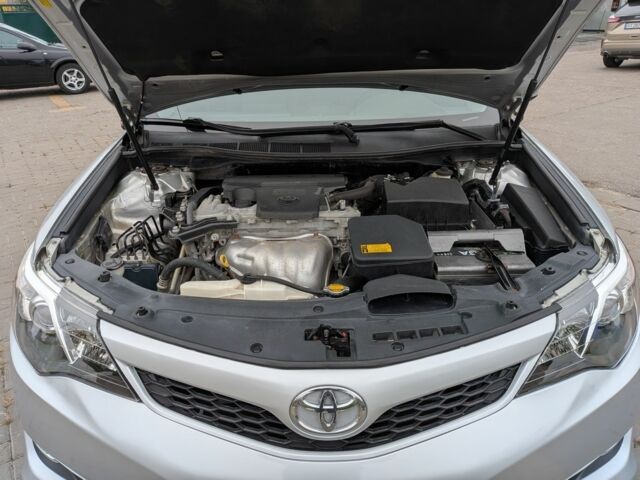 Серый Тойота Камри, объемом двигателя 2.5 л и пробегом 200 тыс. км за 14500 $, фото 12 на Automoto.ua