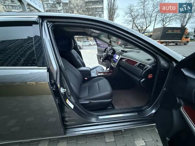 Сірий Тойота Камрі, об'ємом двигуна 2.5 л та пробігом 271 тис. км за 11900 $, фото 44 на Automoto.ua