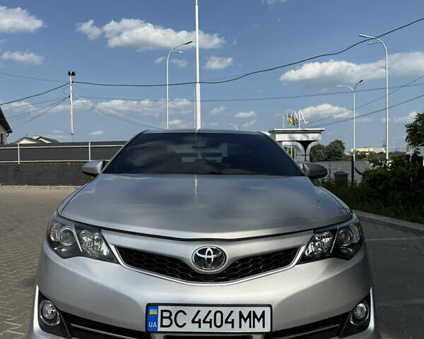 Серый Тойота Камри, объемом двигателя 2.49 л и пробегом 147 тыс. км за 13800 $, фото 25 на Automoto.ua