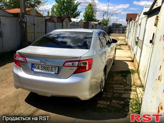 Сірий Тойота Камрі, об'ємом двигуна 2.5 л та пробігом 282 тис. км за 11420 $, фото 2 на Automoto.ua