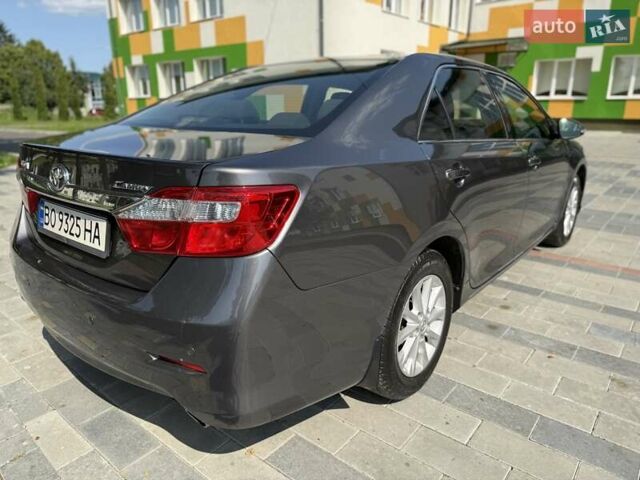 Сірий Тойота Камрі, об'ємом двигуна 2.49 л та пробігом 284 тис. км за 12500 $, фото 77 на Automoto.ua