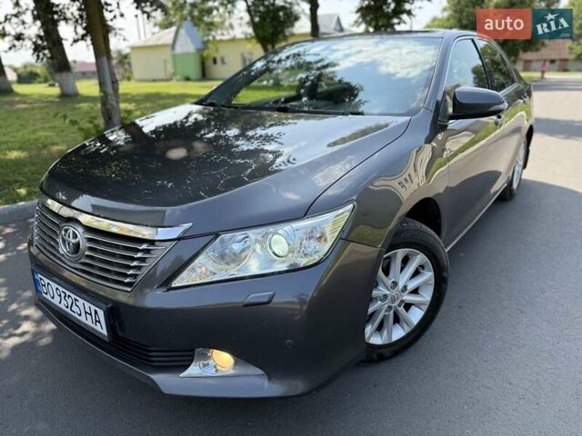 Серый Тойота Камри, объемом двигателя 2.49 л и пробегом 285 тыс. км за 12500 $, фото 46 на Automoto.ua