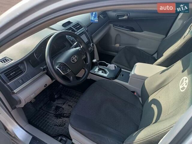 Сірий Тойота Камрі, об'ємом двигуна 2.49 л та пробігом 160 тис. км за 10000 $, фото 8 на Automoto.ua