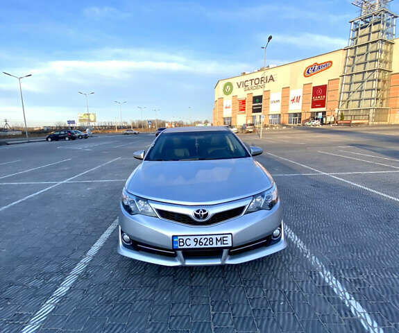 Сірий Тойота Камрі, об'ємом двигуна 2.5 л та пробігом 160 тис. км за 14000 $, фото 1 на Automoto.ua