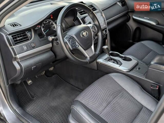 Тойота Камри 2014 в Коломые на Automoto.ua Серый Тойота Камри, объемом двигателя 2.5 л и пробегом 241 тыс. км за 10850 $, фото 8 на Automoto.ua