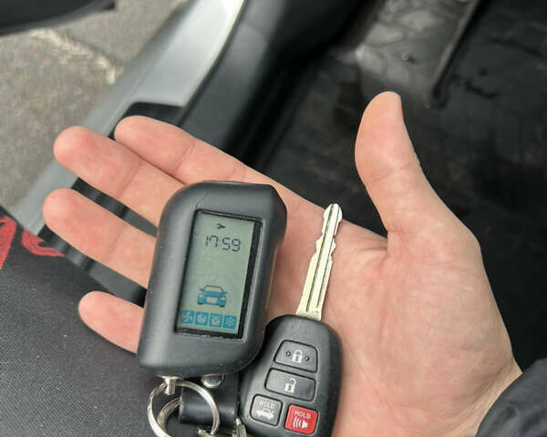 Сірий Тойота Камрі, об'ємом двигуна 2.5 л та пробігом 185 тис. км за 11300 $, фото 23 на Automoto.ua