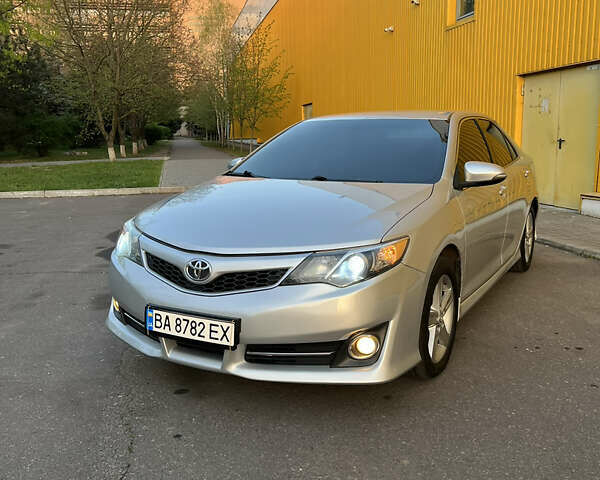 Сірий Тойота Камрі, об'ємом двигуна 2.49 л та пробігом 193 тис. км за 11200 $, фото 2 на Automoto.ua