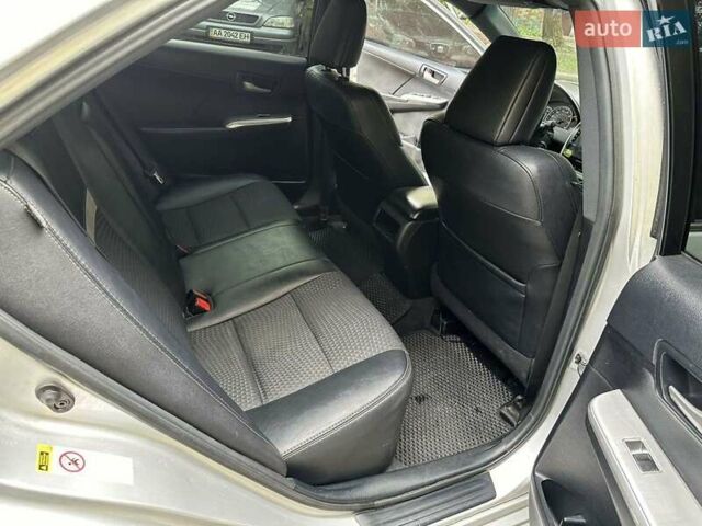 Тойота Камри 2014 в Киеве на Automoto.ua Серый Тойота Камри, объемом двигателя 2.5 л и пробегом 310 тыс. км за 9200 $, фото 2 на Automoto.ua