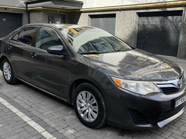 Серый Тойота Камри, объемом двигателя 2.5 л и пробегом 220 тыс. км за 11900 $, фото 15 на Automoto.ua