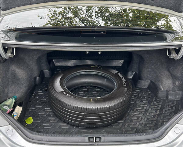 Сірий Тойота Камрі, об'ємом двигуна 2.5 л та пробігом 185 тис. км за 11300 $, фото 18 на Automoto.ua