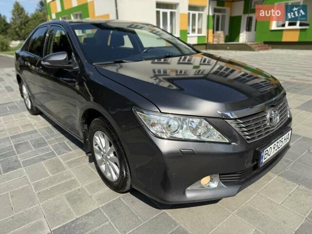 Серый Тойота Камри, объемом двигателя 2.49 л и пробегом 285 тыс. км за 12500 $, фото 58 на Automoto.ua