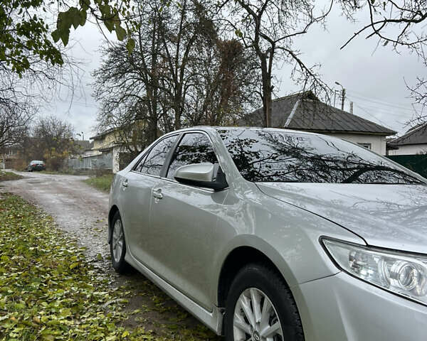 Сірий Тойота Камрі, об'ємом двигуна 2.5 л та пробігом 185 тис. км за 11300 $, фото 5 на Automoto.ua