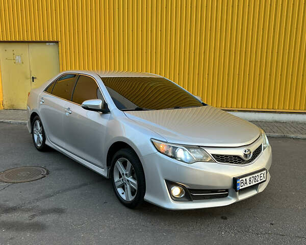 Сірий Тойота Камрі, об'ємом двигуна 2.49 л та пробігом 193 тис. км за 11200 $, фото 11 на Automoto.ua