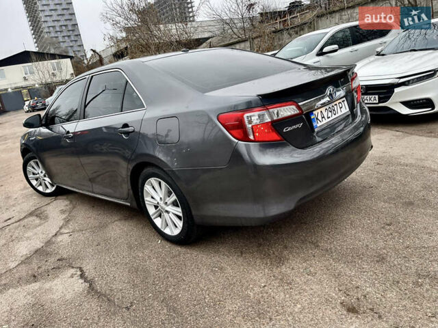 Серый Тойота Камри, объемом двигателя 0 л и пробегом 160 тыс. км за 13700 $, фото 8 на Automoto.ua