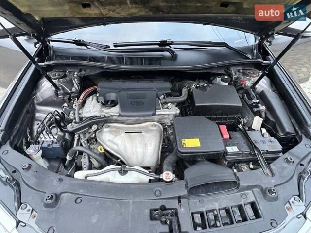 Серый Тойота Камри, объемом двигателя 2.49 л и пробегом 215 тыс. км за 15300 $, фото 13 на Automoto.ua