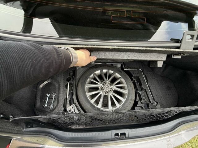 Серый Тойота Камри, объемом двигателя 2.5 л и пробегом 127 тыс. км за 17500 $, фото 2 на Automoto.ua