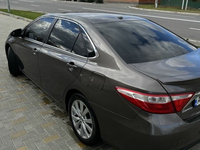 Тойота Камри 2015 в Виннице на Automoto.ua Серый Тойота Камри, объемом двигателя 2.5 л и пробегом 130 тыс. км за 13500 $, фото 5 на Automoto.ua