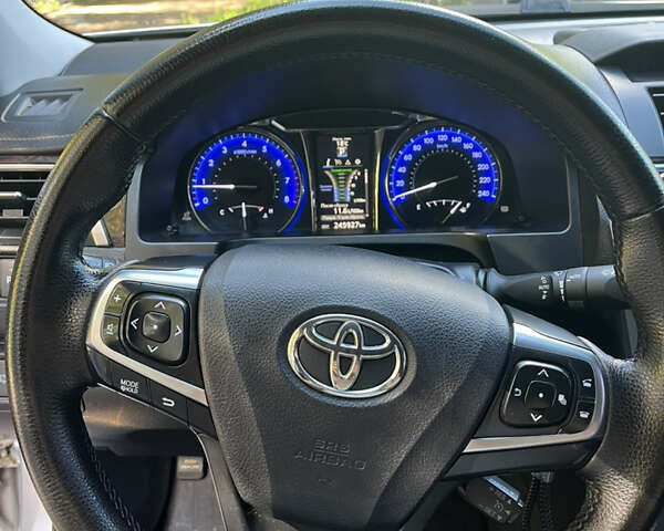 Серый Тойота Камри, объемом двигателя 2.49 л и пробегом 245 тыс. км за 15400 $, фото 15 на Automoto.ua