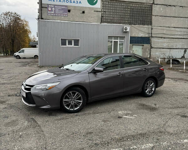 Тойота Камри 2015 в Харькове на Automoto.ua Серый Тойота Камри, объемом двигателя 2.49 л и пробегом 196 тыс. км за 12500 $, фото 4 на Automoto.ua