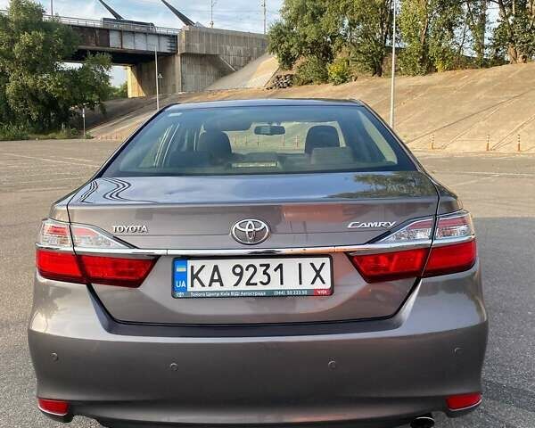 Серый Тойота Камри, объемом двигателя 2.49 л и пробегом 145 тыс. км за 16000 $, фото 19 на Automoto.ua