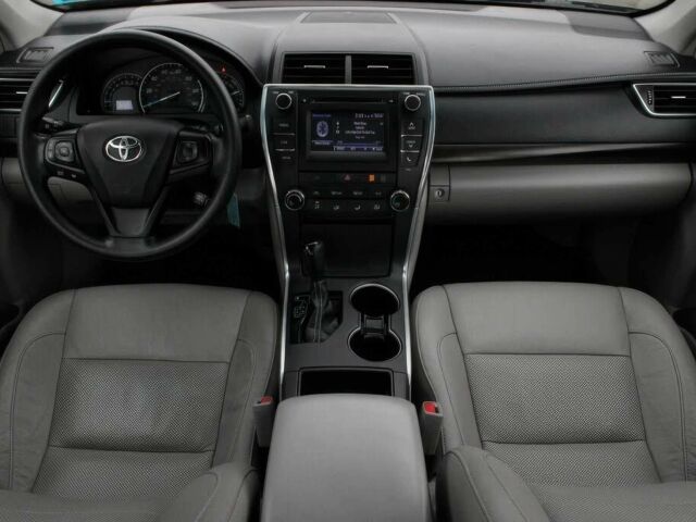 Тойота Камри 2015 в Житомире на Automoto.ua Серый Тойота Камри, объемом двигателя 2.5 л и пробегом 77 тыс. км за 8000 $, фото 7 на Automoto.ua