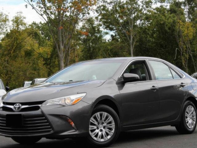 Тойота Камри 2015 в Житомире на Automoto.ua Серый Тойота Камри, объемом двигателя 2.5 л и пробегом 77 тыс. км за 8000 $, фото 3 на Automoto.ua