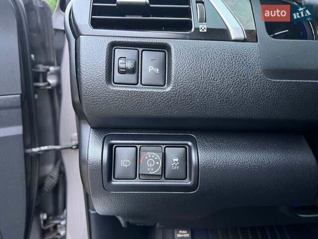 Серый Тойота Камри, объемом двигателя 2.49 л и пробегом 215 тыс. км за 15300 $, фото 32 на Automoto.ua