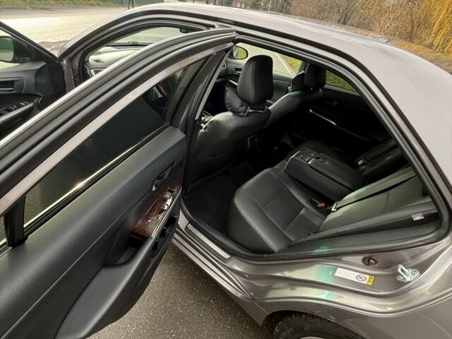 Серый Тойота Камри, объемом двигателя 2.5 л и пробегом 127 тыс. км за 17500 $, фото 9 на Automoto.ua