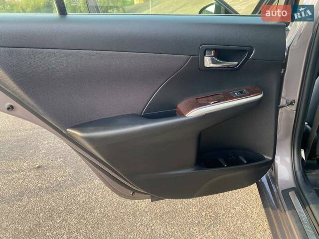 Серый Тойота Камри, объемом двигателя 2.49 л и пробегом 145 тыс. км за 16000 $, фото 26 на Automoto.ua