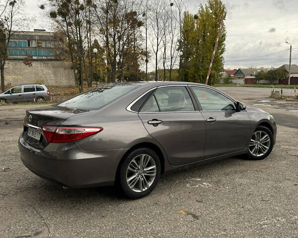Тойота Камри 2015 в Харькове на Automoto.ua Серый Тойота Камри, объемом двигателя 2.49 л и пробегом 196 тыс. км за 12500 $, фото 16 на Automoto.ua