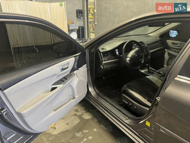 Сірий Тойота Камрі, об'ємом двигуна 2.49 л та пробігом 198 тис. км за 13500 $, фото 19 на Automoto.ua