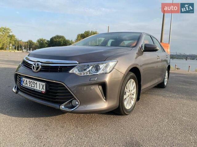 Серый Тойота Камри, объемом двигателя 2.49 л и пробегом 145 тыс. км за 16000 $, фото 14 на Automoto.ua