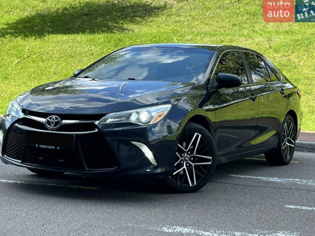 Сірий Тойота Камрі, об'ємом двигуна 2.49 л та пробігом 238 тис. км за 12500 $, фото 1 на Automoto.ua