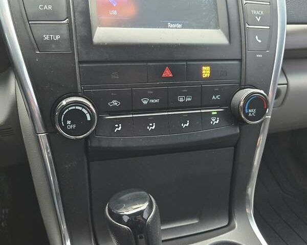 Серый Тойота Камри, объемом двигателя 2.5 л и пробегом 211 тыс. км за 12600 $, фото 14 на Automoto.ua