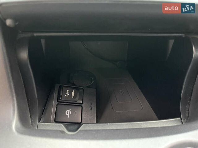 Серый Тойота Камри, объемом двигателя 2.5 л и пробегом 280 тыс. км за 15200 $, фото 10 на Automoto.ua