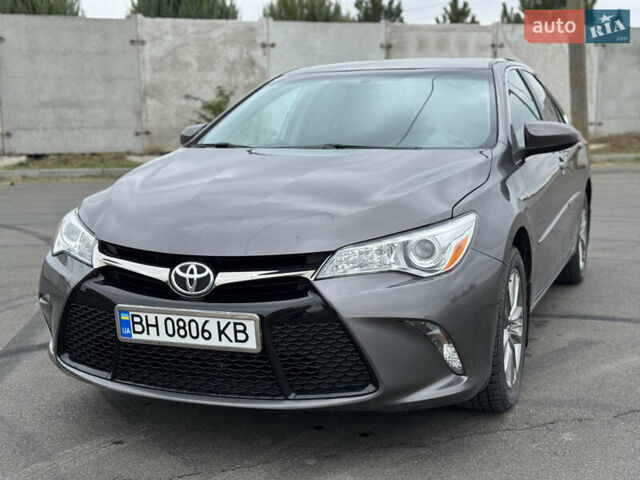 Серый Тойота Камри, объемом двигателя 2.49 л и пробегом 106 тыс. км за 13000 $, фото 2 на Automoto.ua