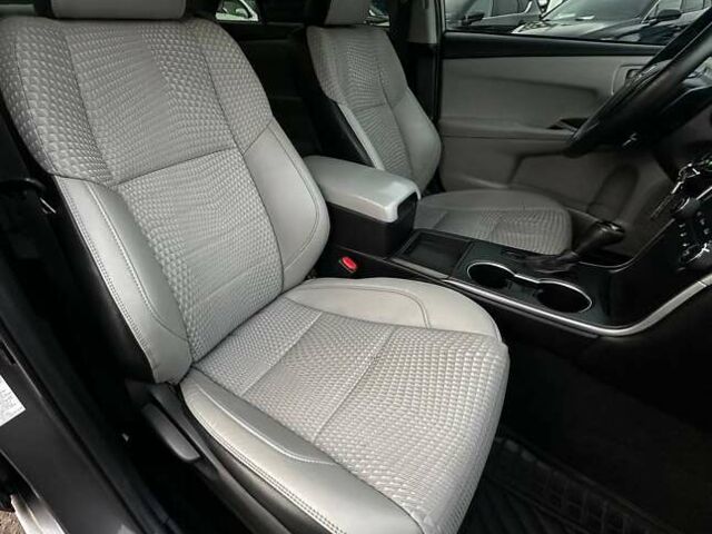 Серый Тойота Камри, объемом двигателя 2.5 л и пробегом 161 тыс. км за 13300 $, фото 17 на Automoto.ua