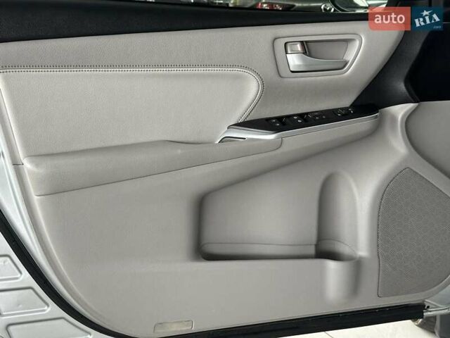 Тойота Камри 2015 в Одессе на Automoto.ua Серый Тойота Камри, объемом двигателя 2.5 л и пробегом 157 тыс. км за 13980 $, фото 12 на Automoto.ua