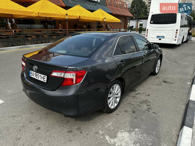 Серый Тойота Камри, объемом двигателя 2.49 л и пробегом 138 тыс. км за 11700 $, фото 6 на Automoto.ua