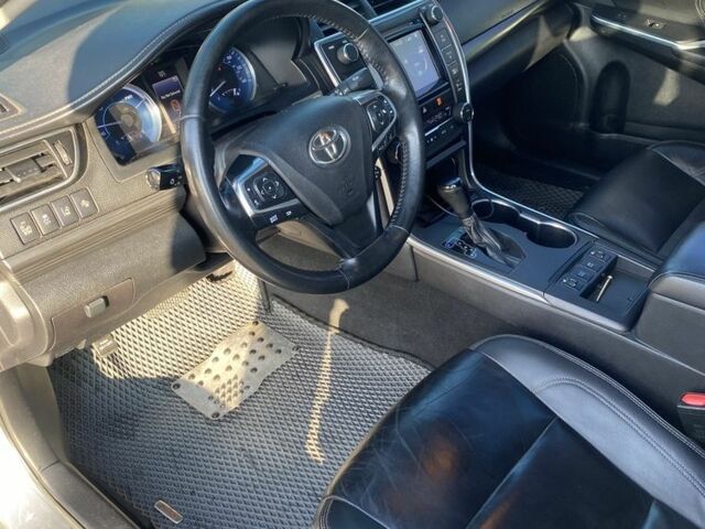 Серый Тойота Камри, объемом двигателя 2.5 л и пробегом 236 тыс. км за 15500 $, фото 6 на Automoto.ua