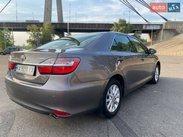 Серый Тойота Камри, объемом двигателя 2.49 л и пробегом 145 тыс. км за 16000 $, фото 17 на Automoto.ua