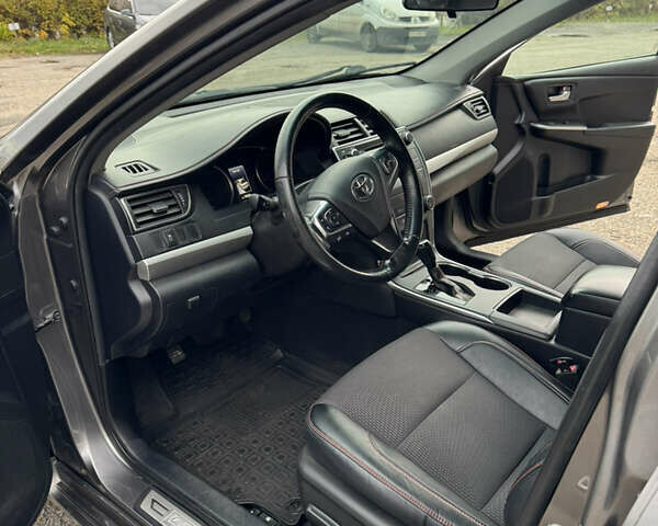 Тойота Камри 2015 в Харькове на Automoto.ua Серый Тойота Камри, объемом двигателя 2.49 л и пробегом 196 тыс. км за 12500 $, фото 28 на Automoto.ua