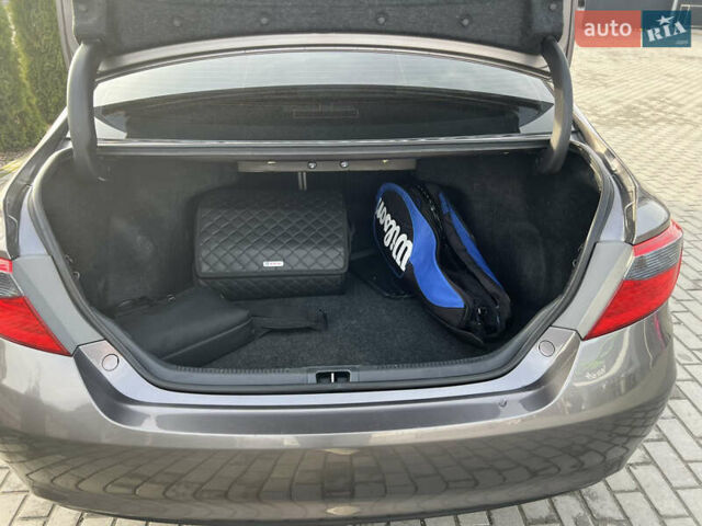 Сірий Тойота Камрі, об'ємом двигуна 2.49 л та пробігом 175 тис. км за 12000 $, фото 5 на Automoto.ua