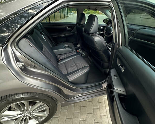 Сірий Тойота Камрі, об'ємом двигуна 2.49 л та пробігом 183 тис. км за 13300 $, фото 10 на Automoto.ua